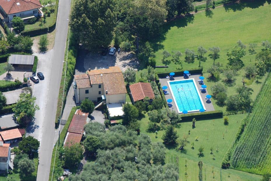 B&B Da Pio Pietrasanta Esterno foto