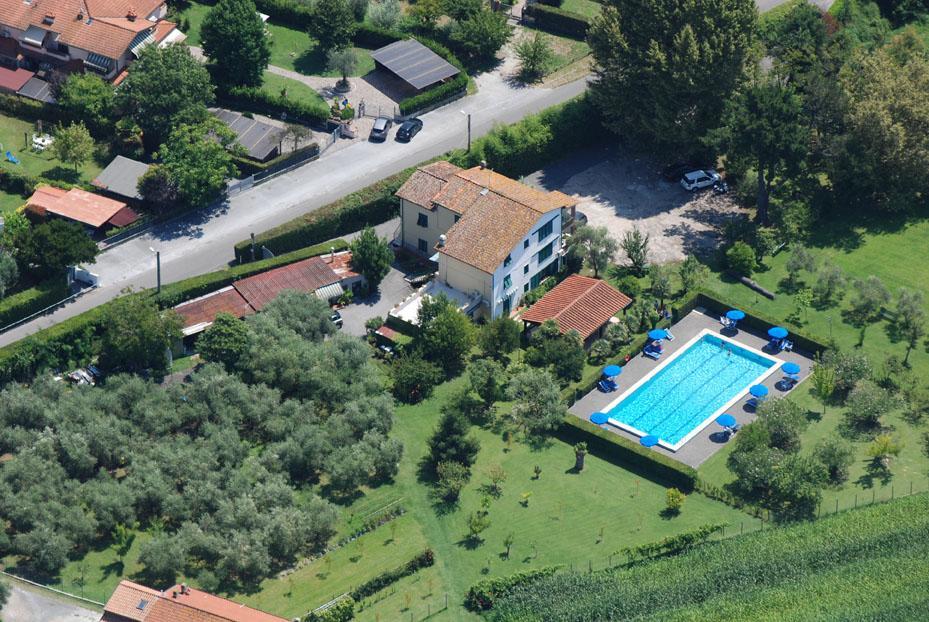 B&B Da Pio Pietrasanta Esterno foto