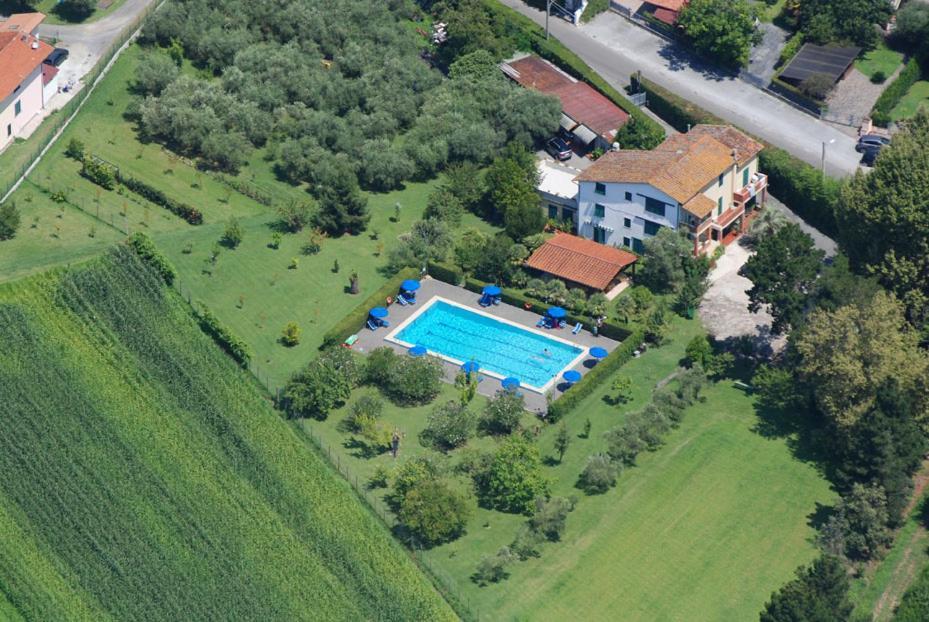 B&B Da Pio Pietrasanta Esterno foto